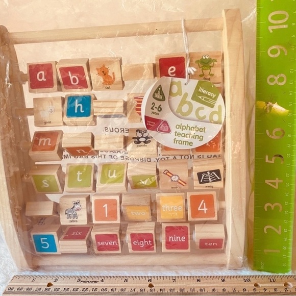 New Alphabet Teaching Frame - Learning To Read Aide For Kids Ages 2+ - Picture 9 of 9